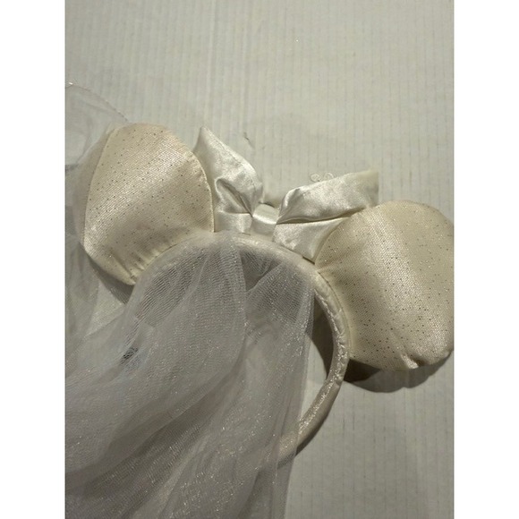 Disney Wedding Minnie Mouse Ears Veil Headband Bridal Disney parks - Picture 7 of 7